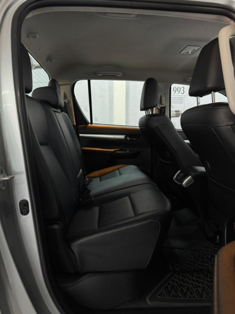 toyota hilux 2.8 d-4d turbo diesel cd srx 4x4 automatico 4p 202112