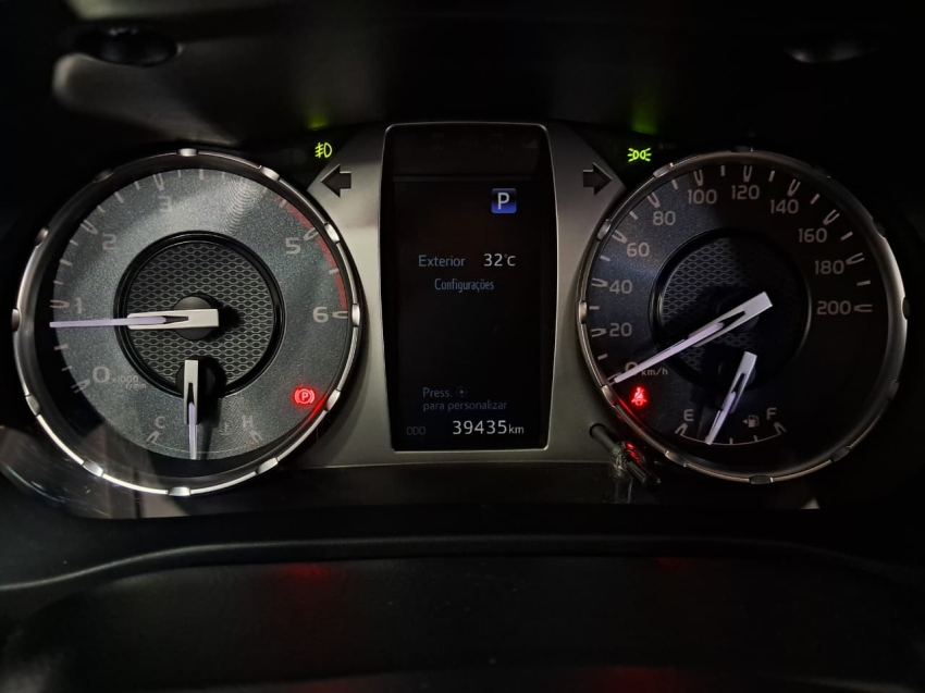 toyota hilux 2.8 d-4d turbo diesel cd srx 4x4 automatico 4p 202310