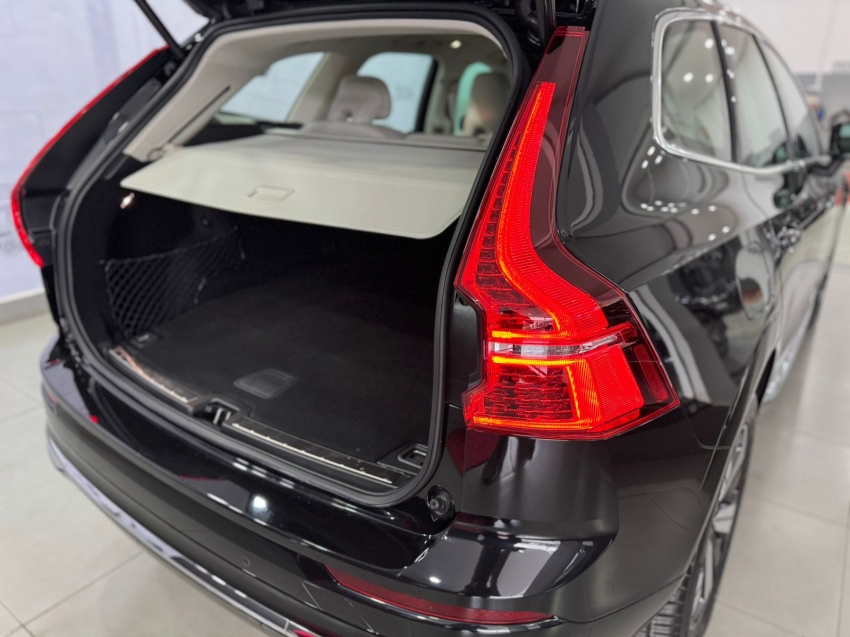 volvo xc60 t8 plus17