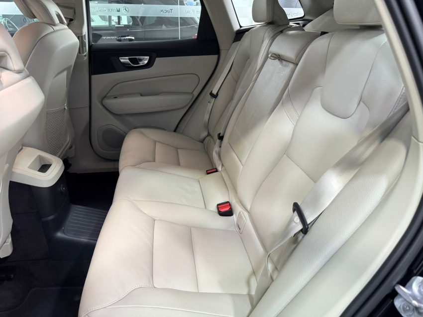 volvo xc60 t8 plus11