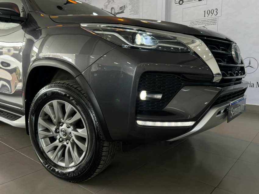 toyota hilux sw4 2.8 d-4d turbo diesel srx 7l 4x4 automatico 4p 20221