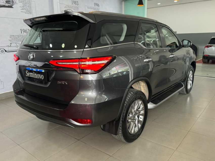 toyota hilux sw4 2.8 d-4d turbo diesel srx 7l 4x4 automatico 4p 20226