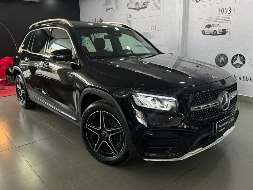 mercedes-benz glb 220 2.0 mhev amg line 4matic 8g-dct hibrido 4p automatico 2025