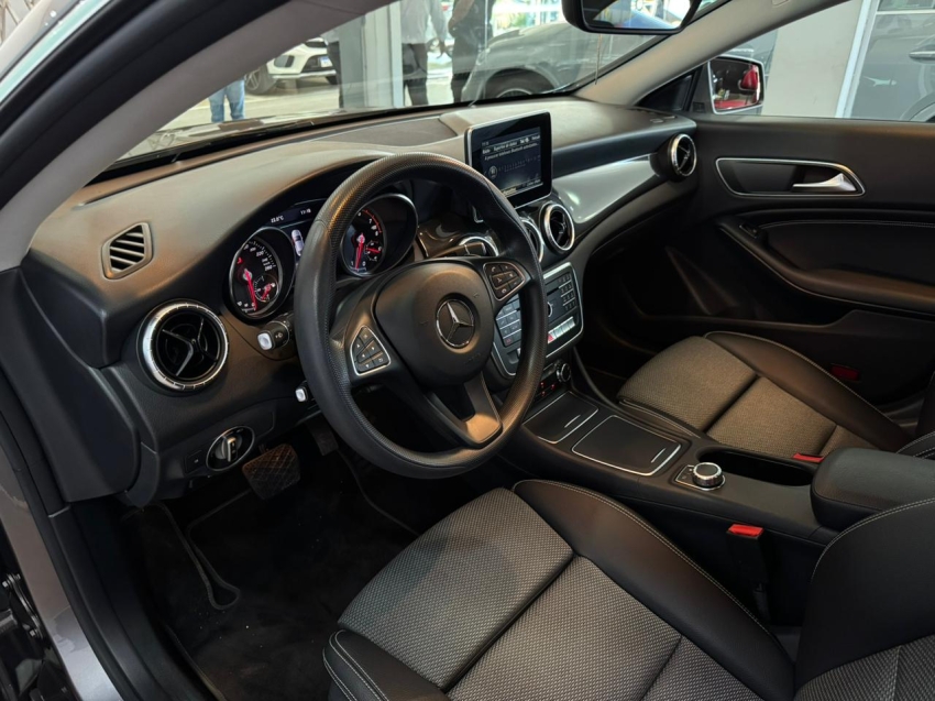 mercedes-benz cla 180 1.6 cgi gasolina 7g-dct 4p automatico 20187