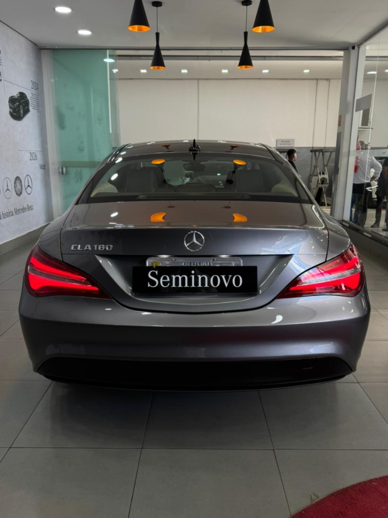 mercedes-benz cla 180 1.6 cgi gasolina 7g-dct 4p automatico 20185