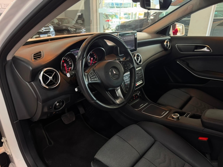 mercedes-benz gla 200 1.6 cgi flex style 7g-dct 4p automatico 20197