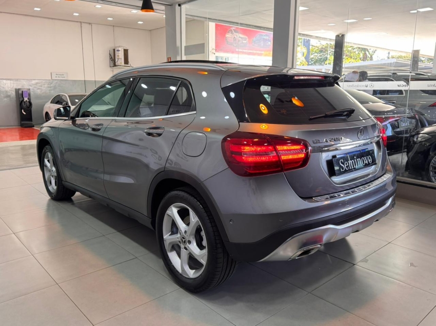 mercedes-benz gla 200 1.6 cgi flex enduro 7g-dct 4p automatico 20184