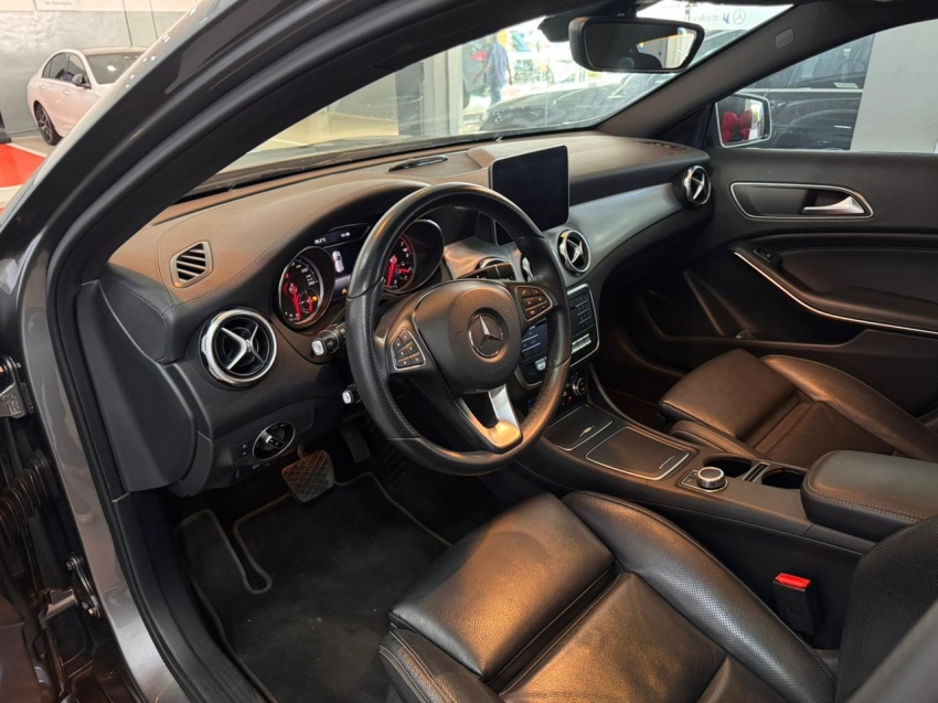 mercedes-benz gla 200 1.6 cgi flex enduro 7g-dct 4p automatico 20187