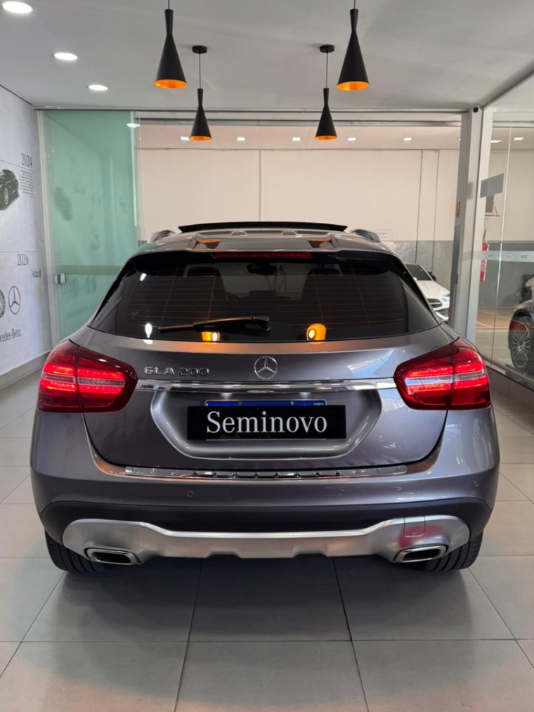 mercedes-benz gla 200 1.6 cgi flex enduro 7g-dct 4p automatico 20182