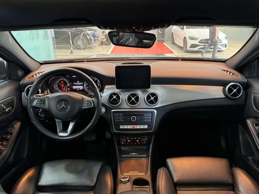 mercedes-benz gla 200 1.6 cgi flex enduro 7g-dct 4p automatico 20188
