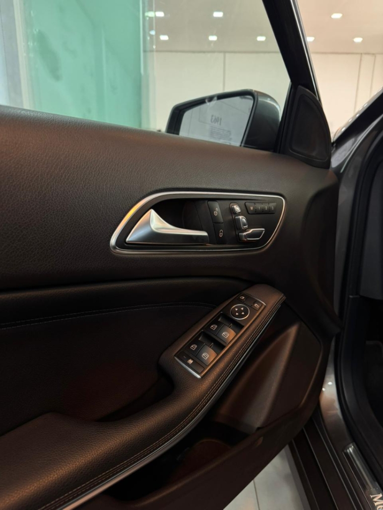 mercedes-benz gla 200 1.6 cgi flex enduro 7g-dct 4p automatico 201812