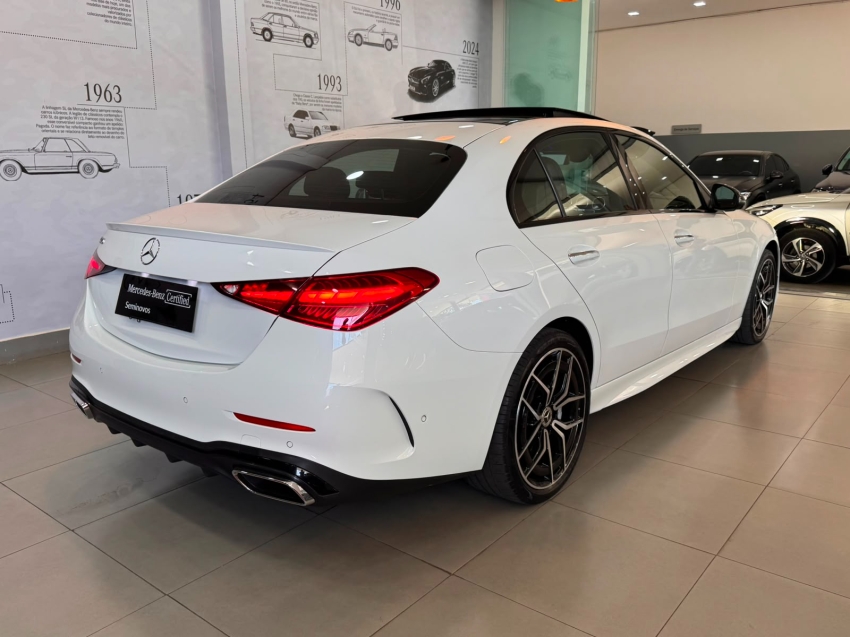 mercedes-benz c 300 2.0 eq boost hibrido amg line 9g-tronic 4p automatico 20241
