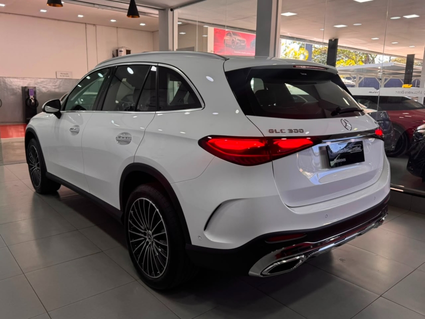 mercedes-benz glc 300 2.0 mhev amg line 4matic 9g-tronic hibrido 4p automatico 20253