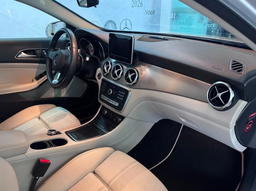 mercedes-benz gla 200 1.6 cgi flex advance 7g-dct 4p automatico 20198
