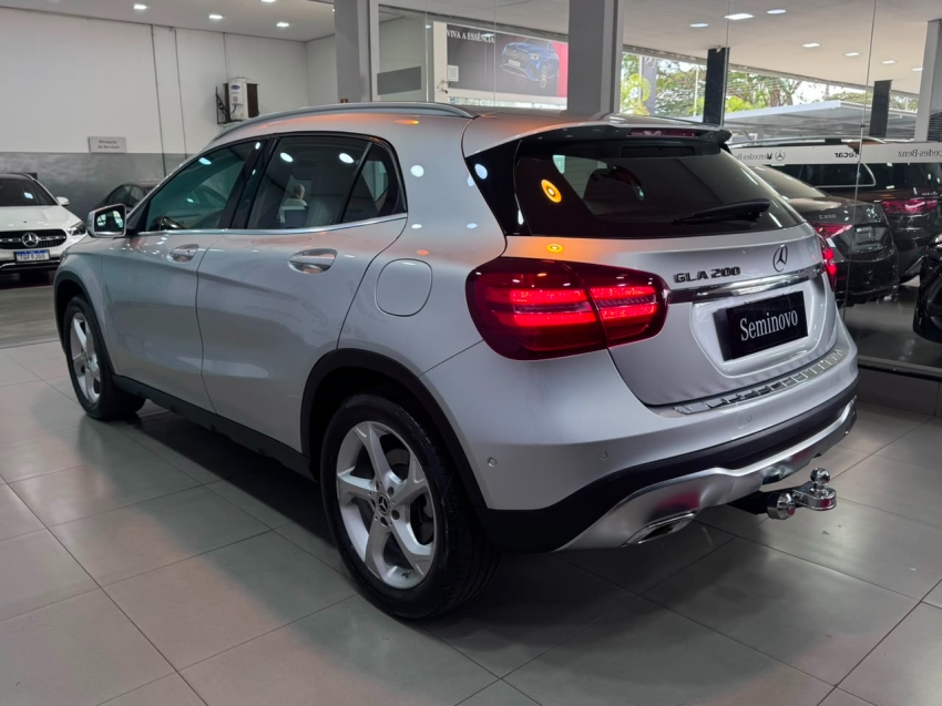 mercedes-benz gla 200 1.6 cgi flex advance 7g-dct 4p automatico 20193