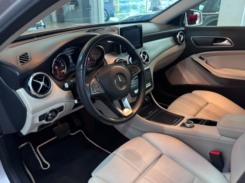 mercedes-benz gla 200 1.6 cgi flex advance 7g-dct 4p automatico 20196