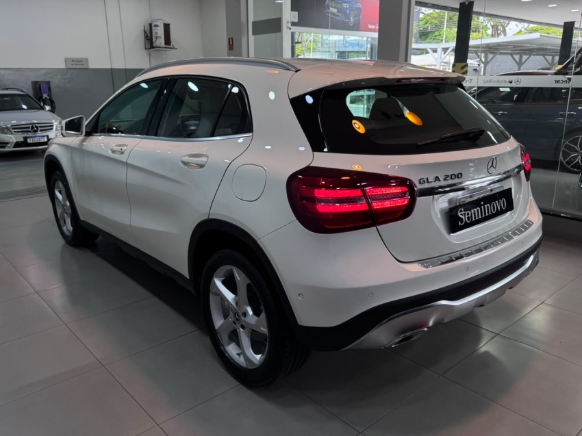 mercedes-benz gla 200 1.6 cgi flex advance 7g-dct 4p automatico 20183