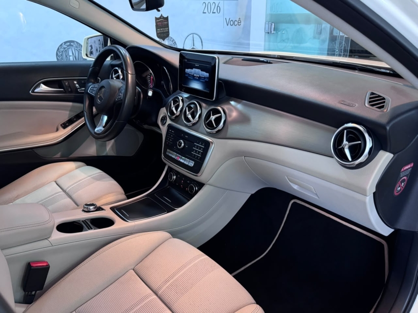 mercedes-benz gla 200 1.6 cgi flex advance 7g-dct 4p automatico 20188
