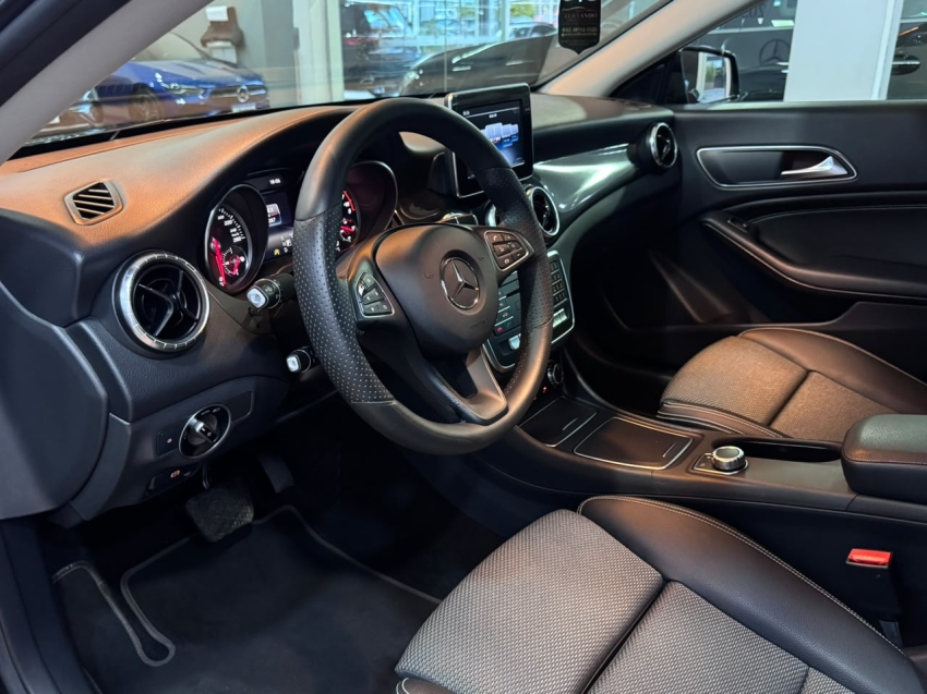 mercedes-benz cla 180 1.6 cgi gasolina 7g-dct 4p automatico 20196