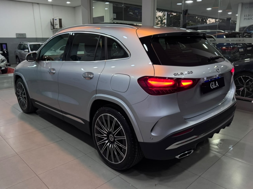 mercedes-benz gla 200 1.3 mhev amg line 7g-dct hibrido 4p automatico 20263