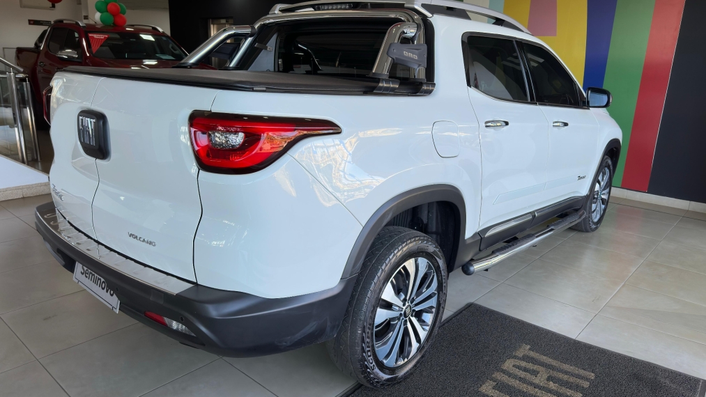 fiat toro 2.0 16v turbo diesel volcano 4wd at9 fiat toro 2.0 16v turbo diesel volcano 4wd at9
