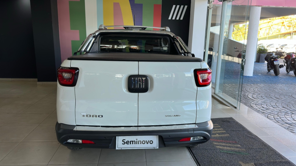 fiat toro 2.0 16v turbo diesel volcano 4wd at9 fiat toro 2.0 16v turbo diesel volcano 4wd at9