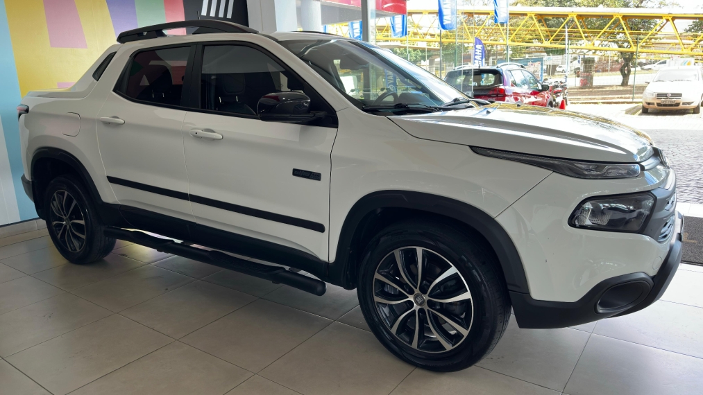fiat toro 2.0 16v turbo diesel ultra 4wd at9 1.3 4p automatico 2021 fiat toro 2.0 16v turbo diesel ultra 4wd at9 1.3 4p automatico 2021