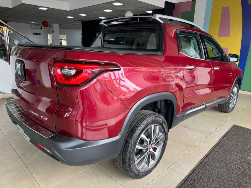 fiat toro 2.0 16v turbo diesel volcano 4wd at9.