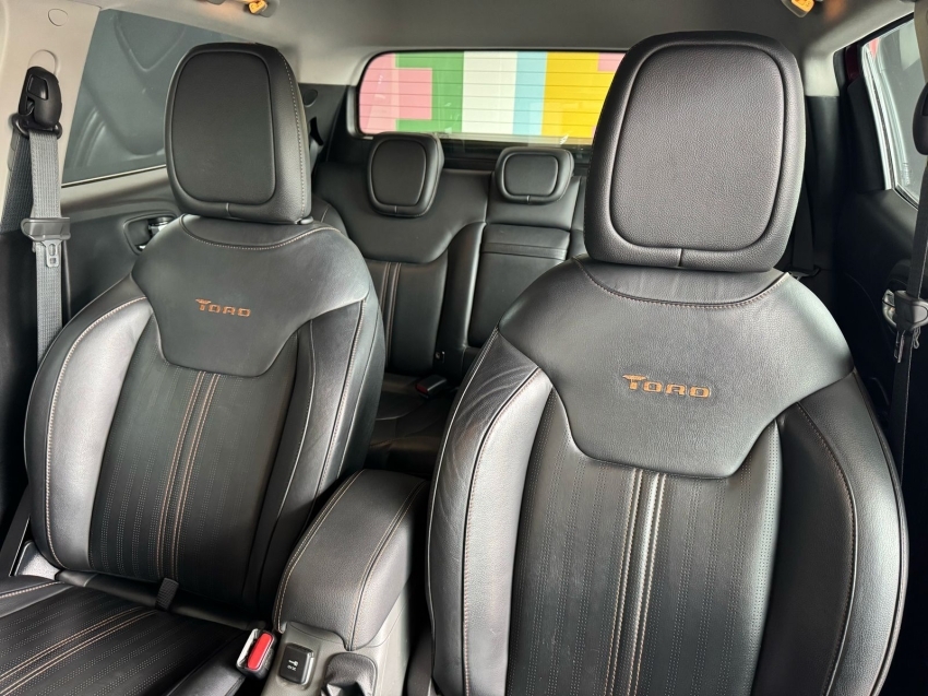 fiat toro 2.0 16v turbo diesel volcano 4wd at9 fiat toro 2.0 16v turbo diesel volcano 4wd at9