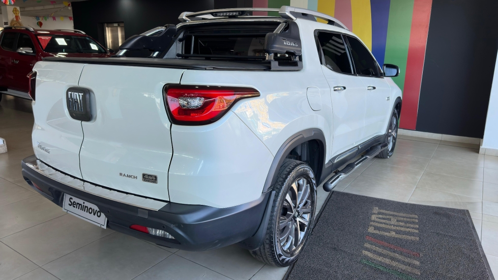 fiat toro 2.0 16v turbo diesel ranch 4wd at9 flex 4p automatico 2022