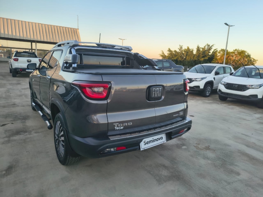 fiat toro 2.0 16v turbo diesel ranch 4wd at9 4p automatico 2025 fiat toro 2.0 16v turbo diesel ranch 4wd at9 4p automatico 2025