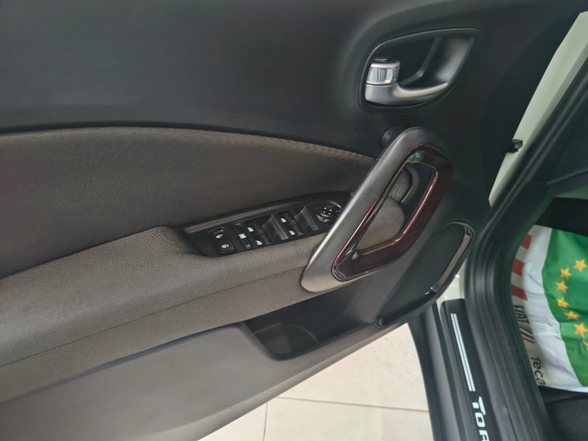 fiat toro 1.8 16v evo flex freedom at6 4p automatico 202115