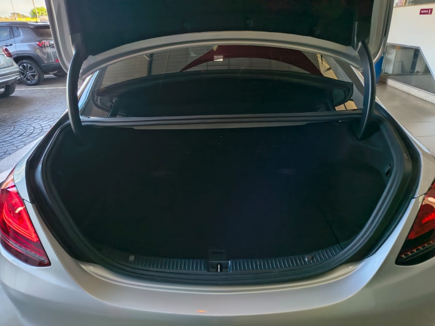 mercedes-benz c 180 1.6 cgi flex avantgarde 9g-tronic 4p automatico 201914