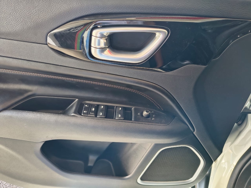 jeep commander 2.0 td380 turbo diesel limited at9 4p automatico 202214