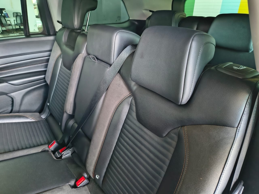 jeep commander 2.0 td380 turbo diesel limited at9 4p automatico 202217