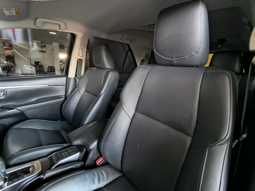 toyota hilux sw4 2.8 d-4d turbo diesel srx 7l 4x4 automatico 4p 202122