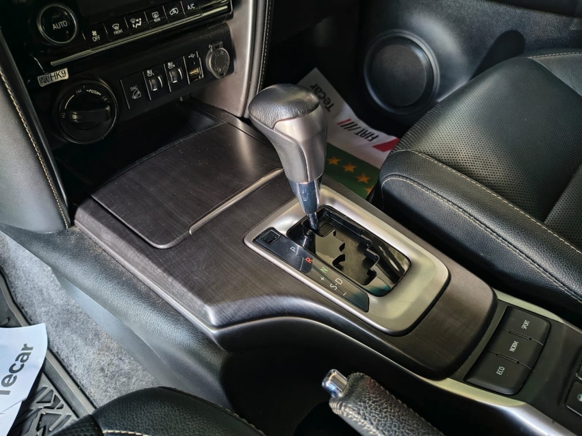 toyota hilux sw4 2.8 d-4d turbo diesel srx 7l 4x4 automatico 4p 202121