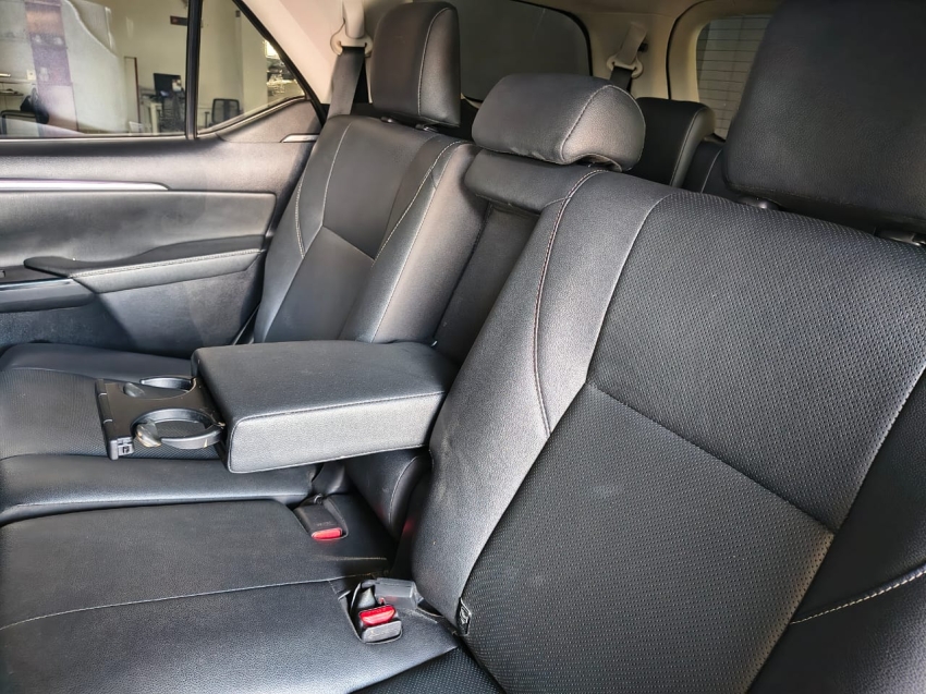 toyota hilux sw4 2.8 d-4d turbo diesel srx 7l 4x4 automatico 4p 202127