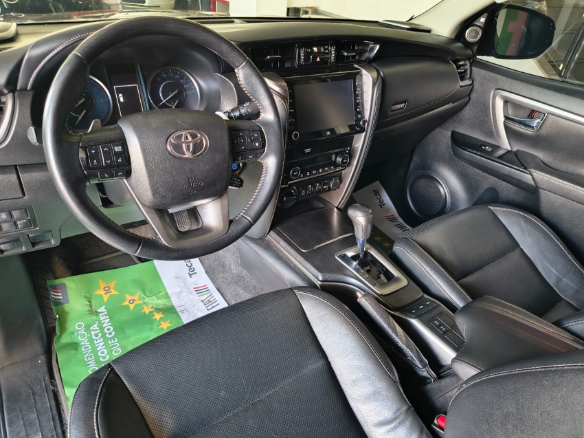 toyota hilux sw4 2.8 d-4d turbo diesel srx 7l 4x4 automatico 4p 202114