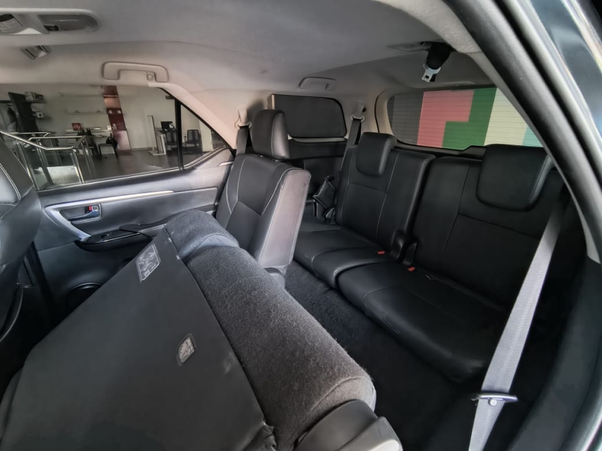 toyota hilux sw4 2.8 d-4d turbo diesel srx 7l 4x4 automatico 4p 202133