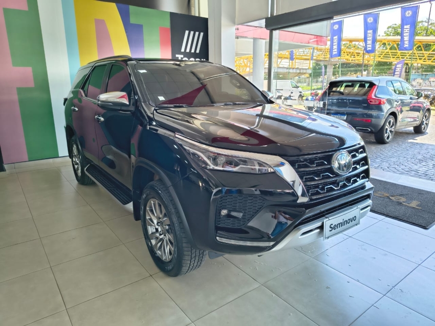 toyota hilux sw4 2.8 d-4d turbo diesel srx 7l 4x4 automatico 4p 20214