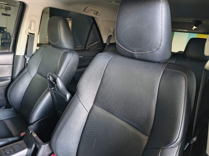 toyota hilux sw4 2.8 d-4d turbo diesel srx 7l 4x4 automatico 4p 202123