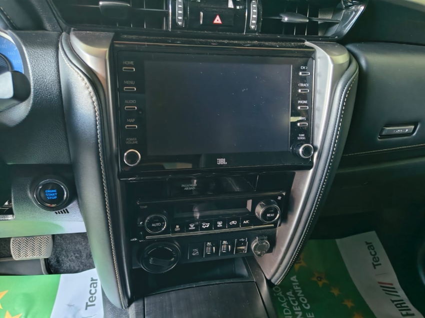 toyota hilux sw4 2.8 d-4d turbo diesel srx 7l 4x4 automatico 4p 202118