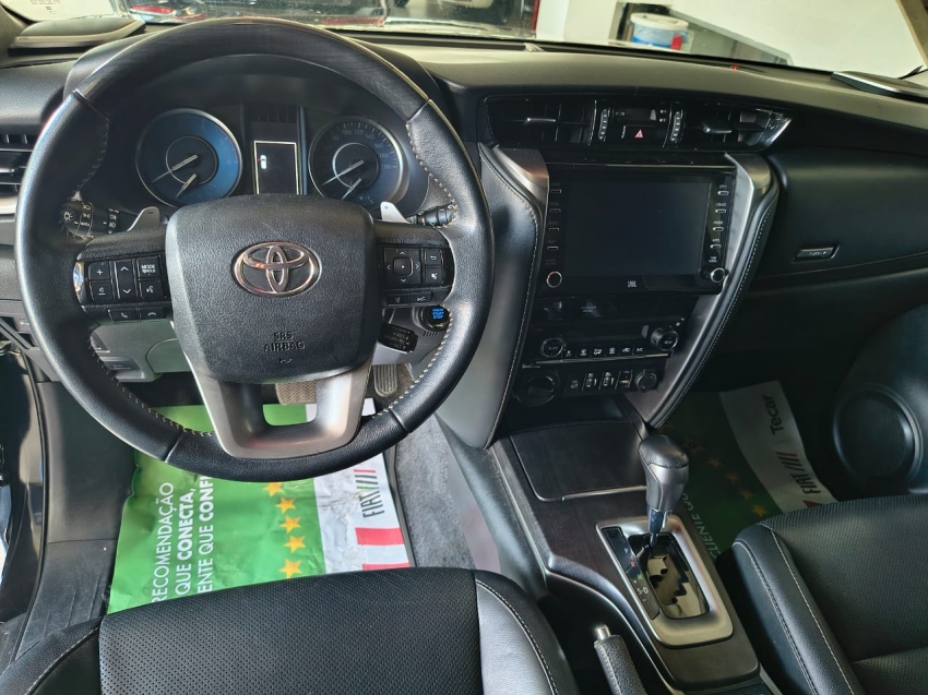 toyota hilux sw4 2.8 d-4d turbo diesel srx 7l 4x4 automatico 4p 202115