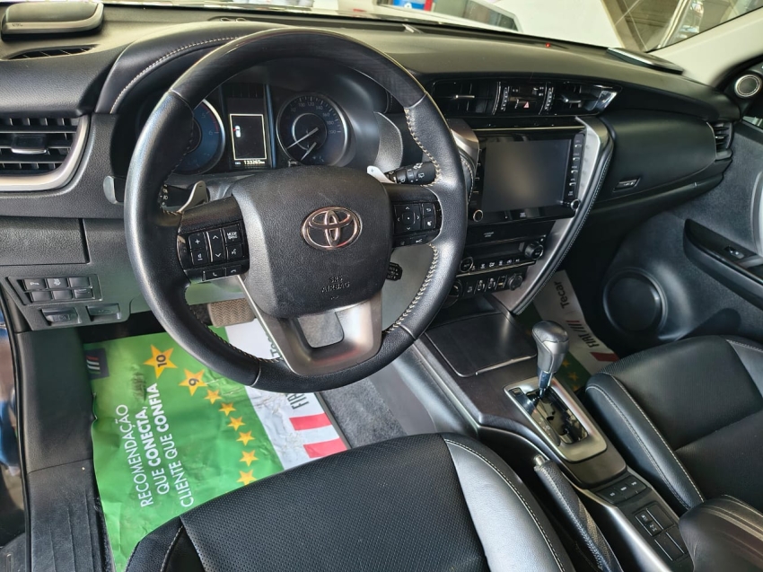 toyota hilux sw4 2.8 d-4d turbo diesel srx 7l 4x4 automatico 4p 202116