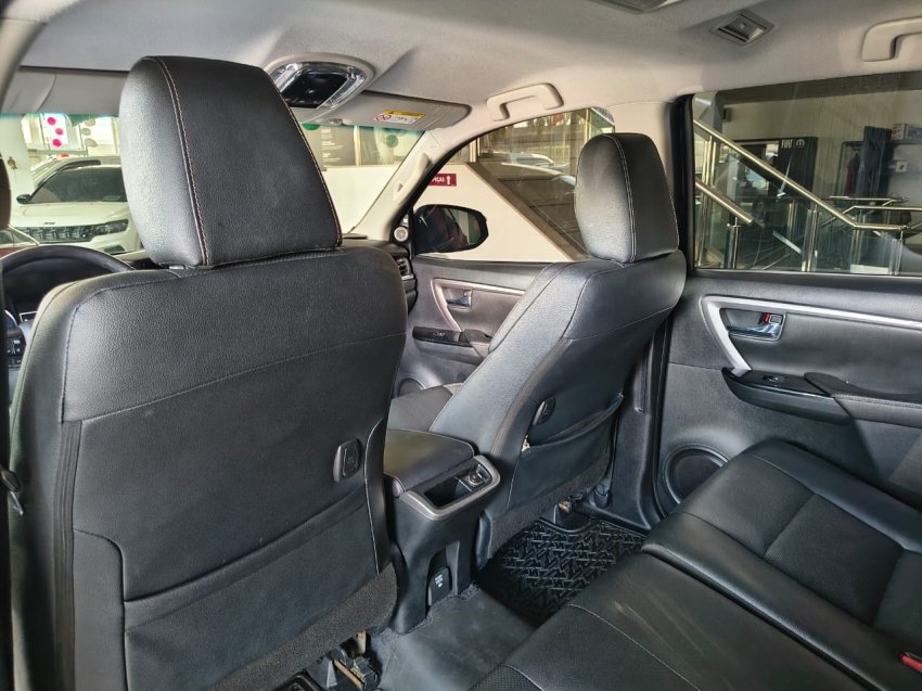 toyota hilux sw4 2.8 d-4d turbo diesel srx 7l 4x4 automatico 4p 202125