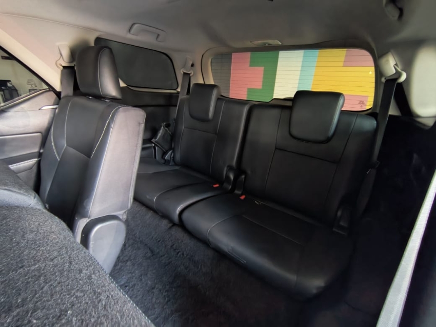 toyota hilux sw4 2.8 d-4d turbo diesel srx 7l 4x4 automatico 4p 202132