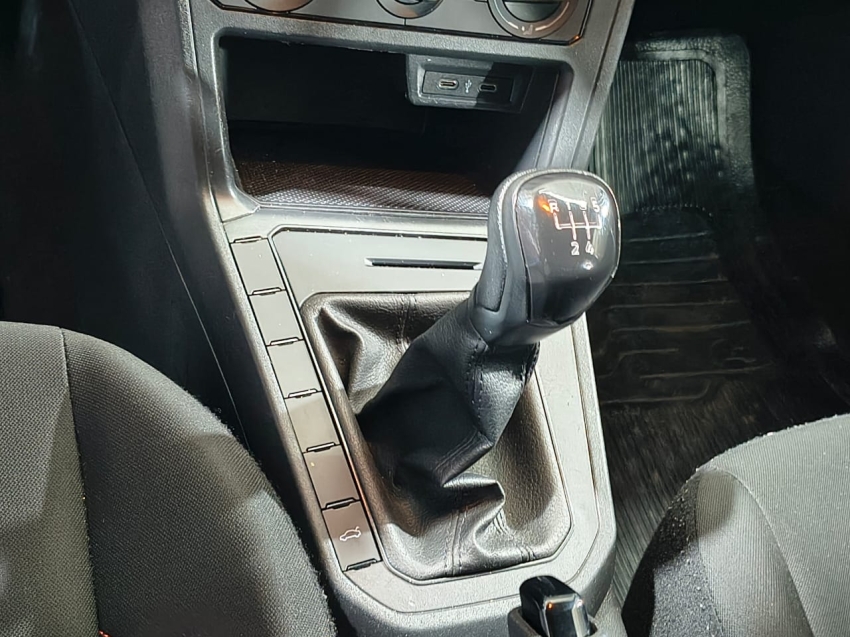 volkswagen polo 1.0 mpi track manual gasolina 4p 202310