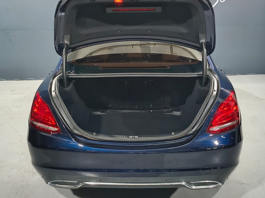 mercedes-benz c 180 1.6 cgi flex avantgarde 9g-tronic 4p automatico 201812