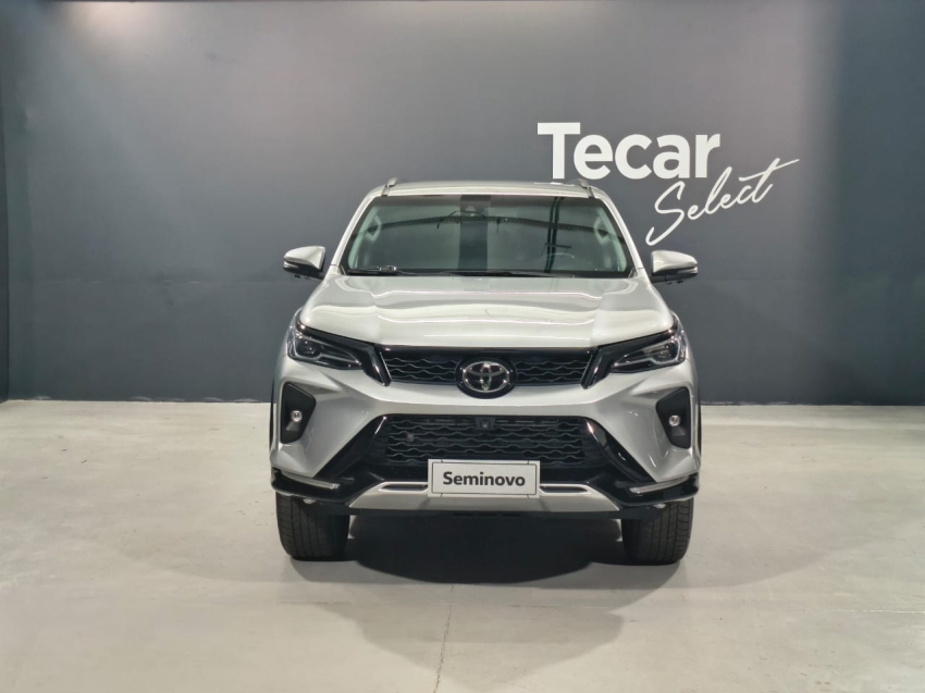 toyota hilux 2.8 d-4d turbo diesel cd srx 4x4 automatico 4p 20241